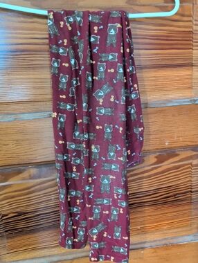 LuLaRoe Burgundy Bear Print Leggings